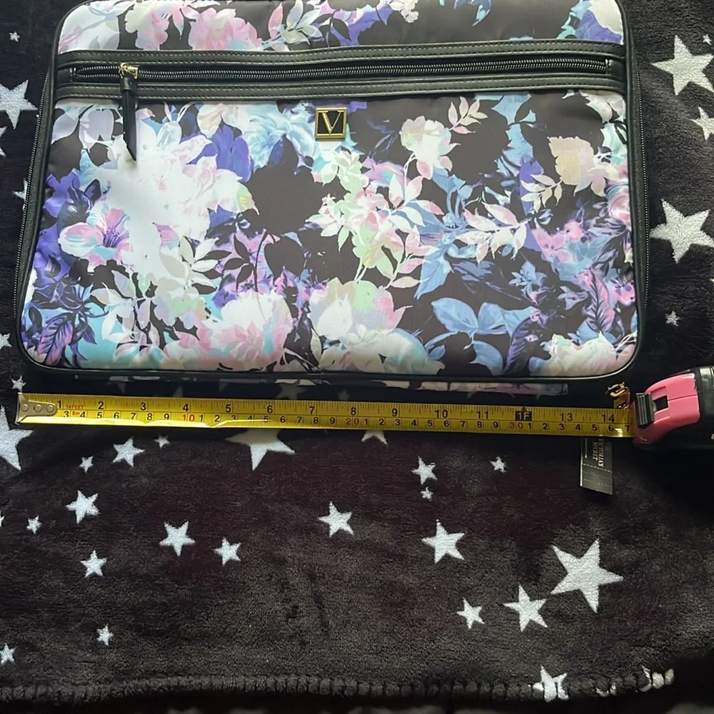 Victoria’s Secret laptop cover - Picture 4 of 5